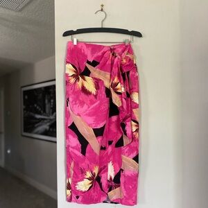 Gorgeous floral linen midi skirt! Never worn-NWT.